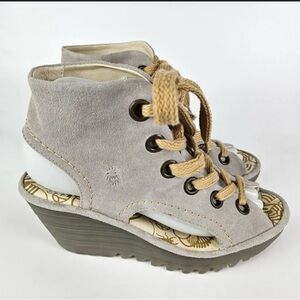Fly London Yaba Women’s Gray Lace Up Wedges. Size 39. Like new.